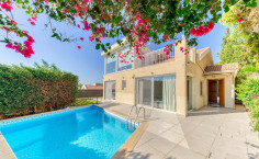Luxury 3 bedroom furnished house with swimming pool to rent in Agios Tychonas