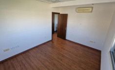 Beautiful commercial to rent in Strovolos