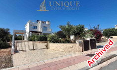 Fully furnished villa with pool in historic Kouklia 