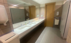 Large commercial to rent in Engomi