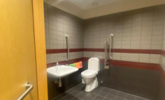 Large commercial to rent in Engomi