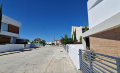 Large 4 bedroom house for sale in Dali Large 4 bedroom house for sale in Dali