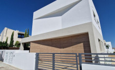 Large 4 bedroom house for sale in Dali