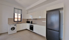 Spacious 2 bedroom apartment to rent in Acropolis