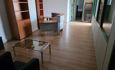 Beautiful commercial to rent in Agioi Omologites