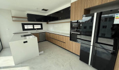 Large 3 bed apartment for sale in Aglantzia
