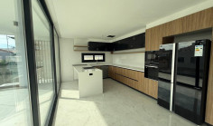 Large 3 bed apartment for sale in Aglantzia