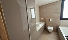 Large 3 bed apartment for sale in Aglantzia