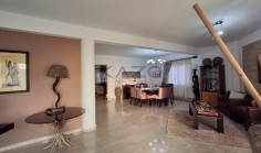 Spacious 4 bedroom home with pool in Agios Athanasios 
