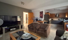 Spacious 4 bedroom home with pool in Agios Athanasios 