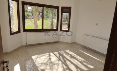 Spacious 5 bedroom villa with pool in Parekklisia 