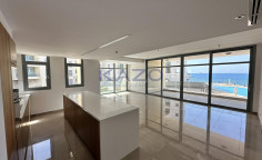 Exquisite seafront apartment in Limassol Marina 