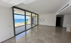 Exquisite seafront apartment in Limassol Marina 