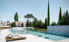 Large 2 bedroom maisonette for sale in Koloni
