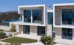 Spacious 3 bedrooms villa with swimming pool for sale in Minthis Hills