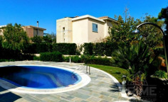 Large 3 bedroom villa with swimming pool for sale in Latsi