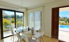 Luxury 3 bedrooms villa for sale in Coral Bay