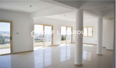 Beautiful 4 bedroom villa with swimming pool for sale in Peyia