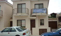 4 beds house for sale in Lakatamia