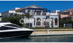 Beautiful 4 bedroom villa with swimming pool for sale in Limassol Marina