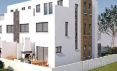 3 bedroom maisonette for sale in Kings Avenue