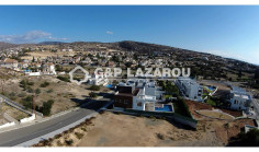 Large 4 bedrooms villa with swimming pool for sale in Mouttagiaka
