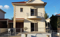 3 bedroom unfurnished villa with swimming pool for sale in Parekklisia