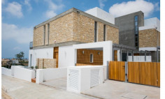 3 bedroom house with swimming pool for sale in Emba