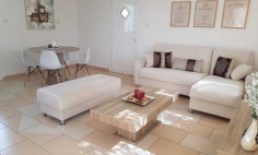 recently renovated oversized 1bed apartment in Universal!