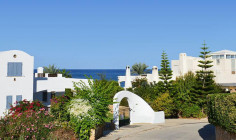 2 bedroom villa with swimming pool for sale in Chloraka