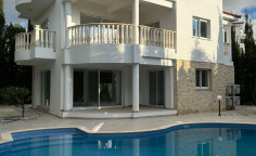 Beautiful 4 bedroom house with swimming pool for sale in Agios Georgios