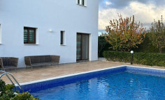 4 bedroom house with swimming pool for sale in Agios Georgios