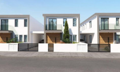 Large 4 bedroom house with swimming pool for sale in Livadia