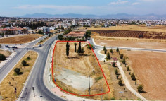 Commercial for sale in Lakatamia