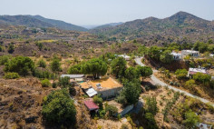 4 bedroom house with swimming pool for sale in Kalo Chorio