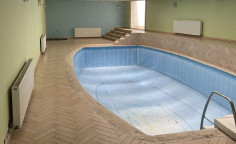 Large 4 bedroom house with swimming pool for sale in Ayios Andreas