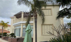 Luxury 5 bedroom house with swimming pool for sale in Agios Tychonas