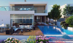 Large 5 bedroom house with swimming pool for sale in Tombs of the Kings
