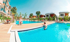 Spacious 3 bedroom house with swimming pool for sale in Mouttagiaka