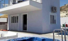 Three bed house with swimming pool for sale in Agios Tychonas