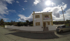 5 bedroom house to rent in Oroklini