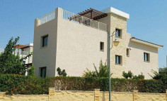 2 bedroom house with swimming pool for sale in Secret Valley