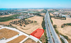 Residential 1055 m2 for sale in Oroklini, Larnaca