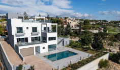 6 bedroom house with swimming pool for sale in Green Area