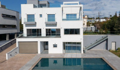 6 bedroom house with swimming pool for sale in Green Area