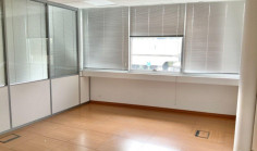 Luxury office to rent in Acropolis