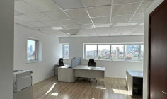Spacious office to rent in Mesa Geitonia
