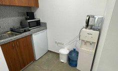 Spacious office to rent in Mesa Geitonia