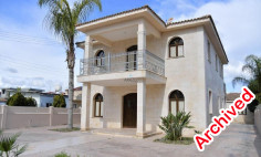 Spacious 3 bedroom villa with swimming pool for sale in Aradippou