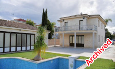 Spacious 3 bedroom villa with swimming pool for sale in Aradippou